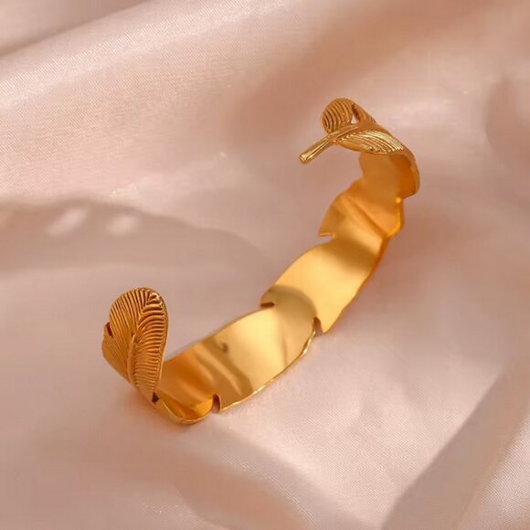 Vintage Feather Leaf Gold Bangle Bracelets Women Stainless Steel 18k Gold Plated - Picture 1 of 3
